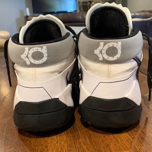 Kevin Durant 13s pure platinum basketball shoes